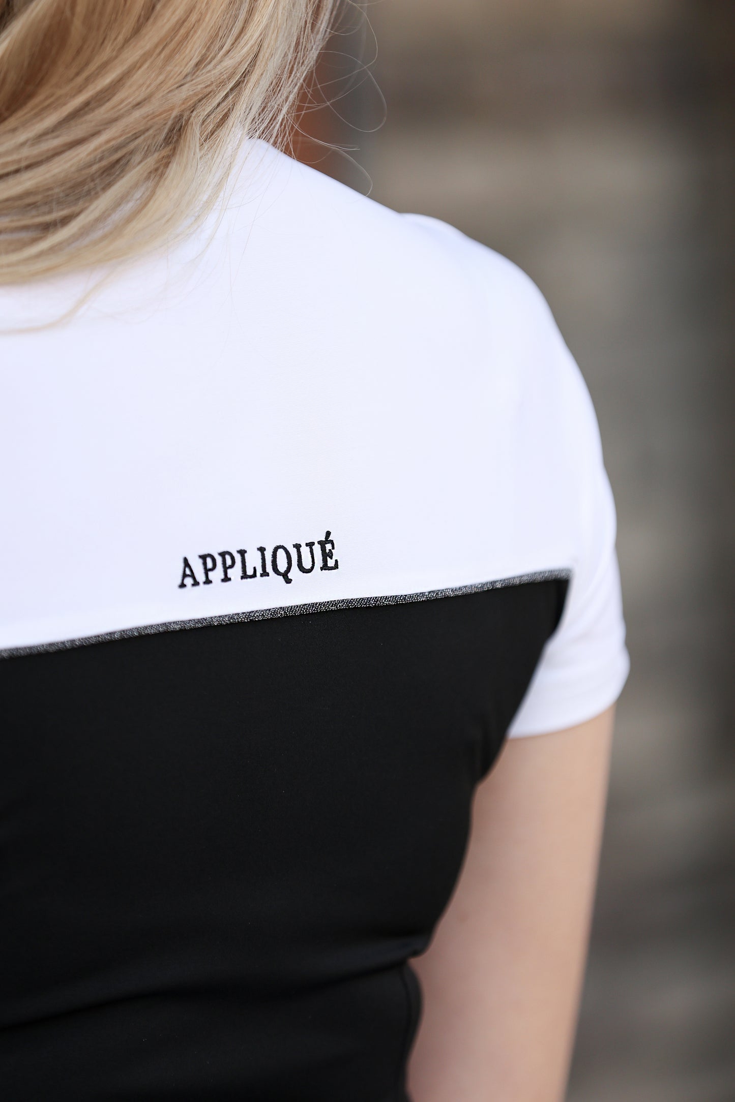 Appliqué Amsterdam Turniershirt für Damen mit silbernen Details und Glitzer